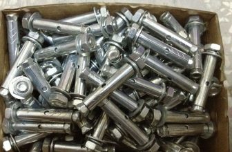 ¿Cuál es la diferencia entre tornillos y pernos